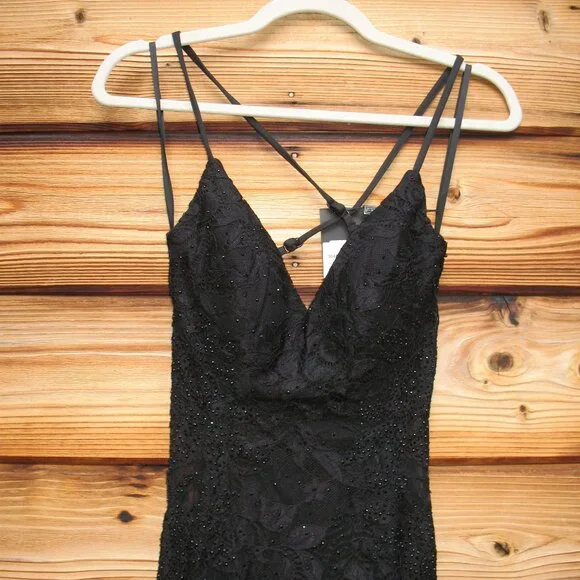 NWT La Femme 31257 Size 00 Black Embellished Lace Gown Dress